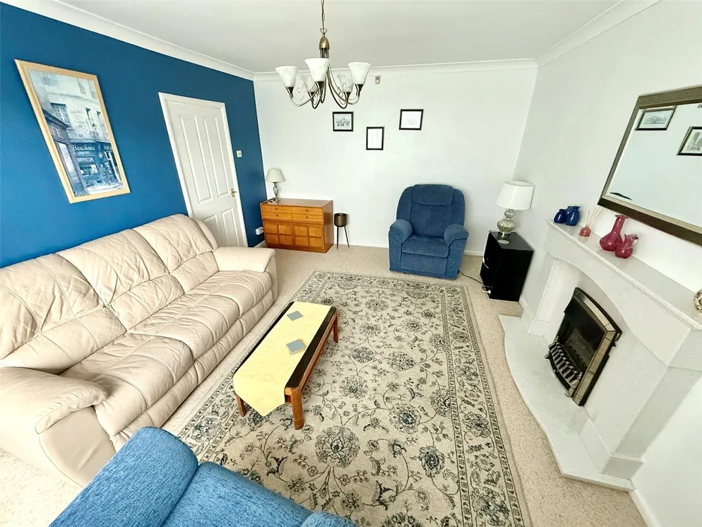 Property carousel item 4