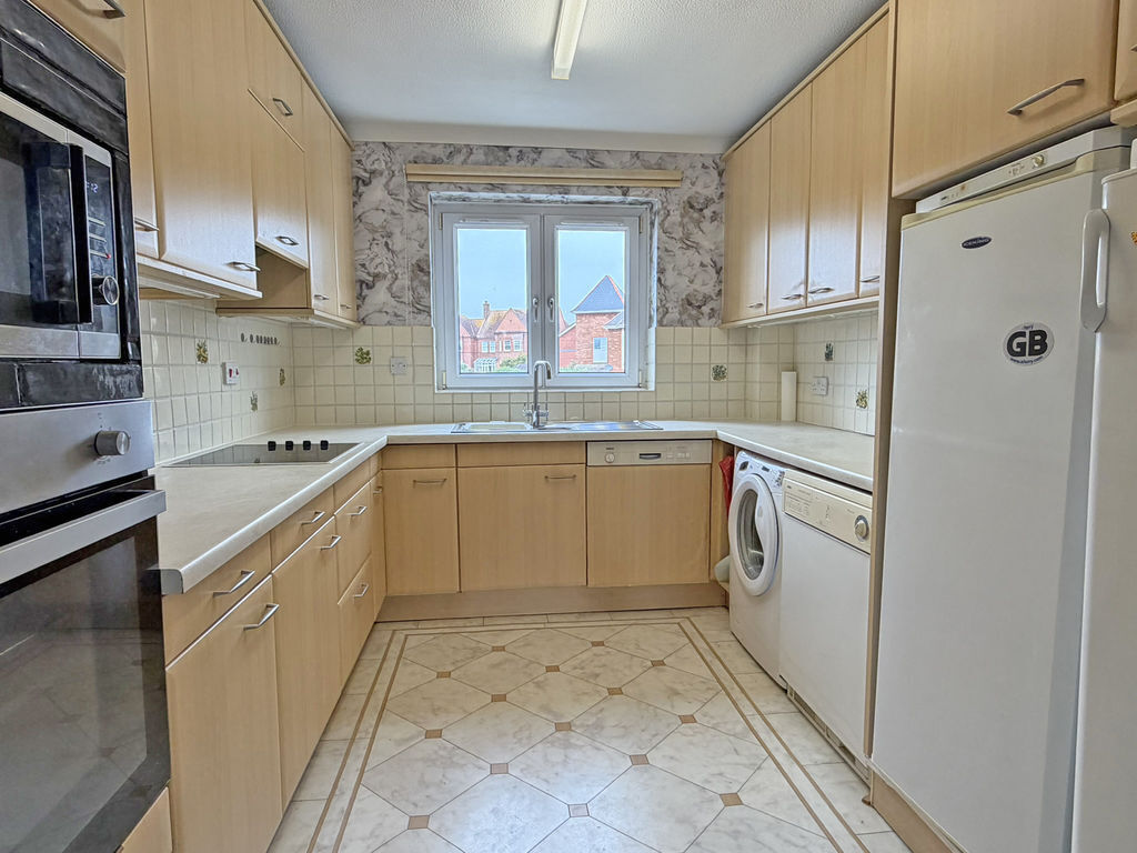 Douglas Avenue, Exmouth Image 3