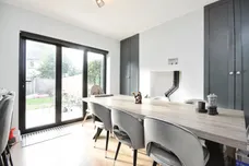 Orchard Avenue, Brentwood