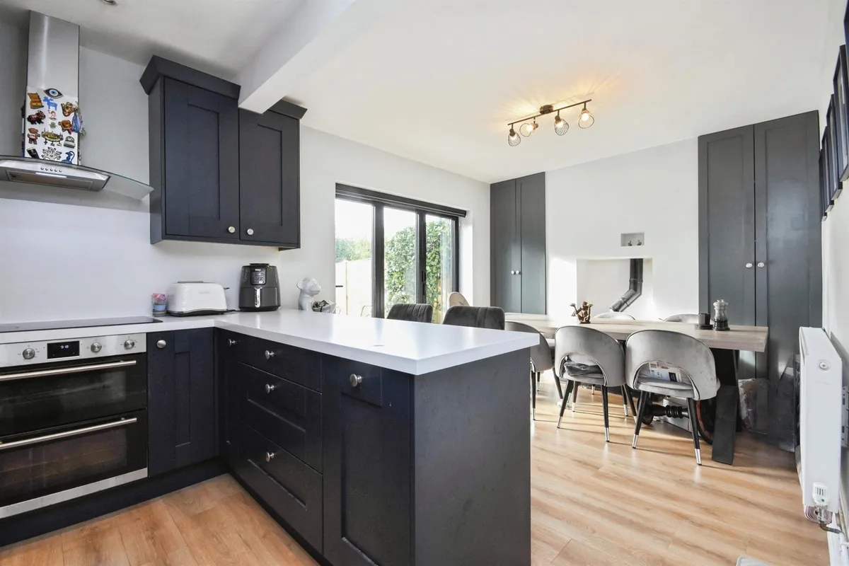 Orchard Avenue, Brentwood