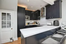 Orchard Avenue, Brentwood