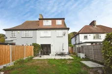 Orchard Avenue, Brentwood
