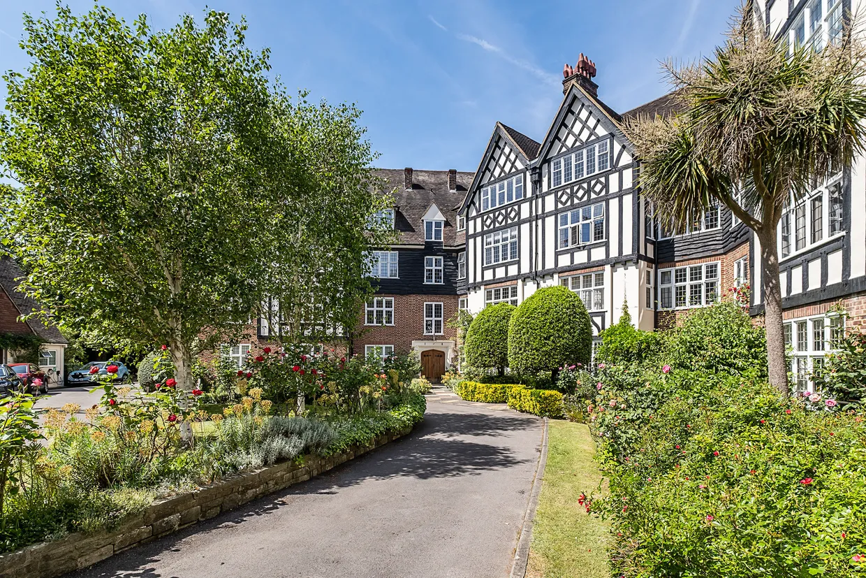 Wildcroft Road, London, SW15 photo 1