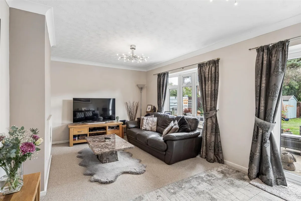 Windmill Road, Adeyfield, Hemel Hempstead, Hertfordshire, HP2 4BP