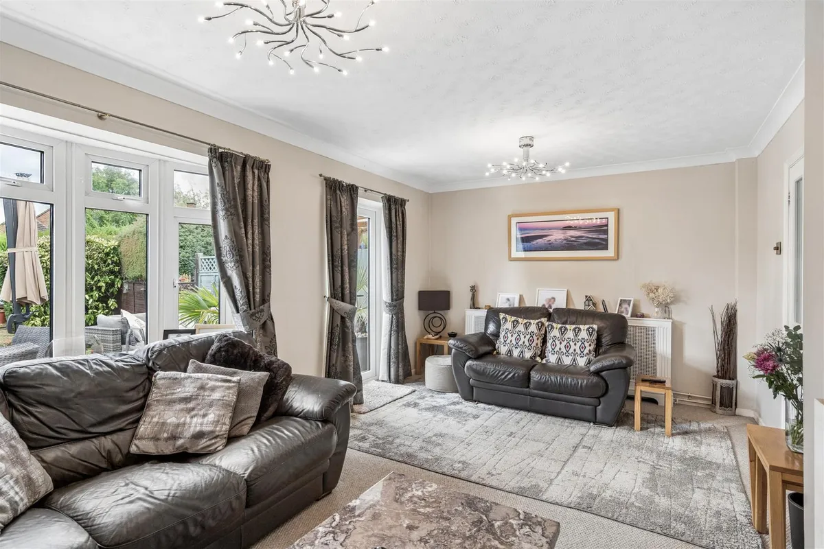 Windmill Road, Adeyfield, Hemel Hempstead, Hertfordshire, HP2 4BP