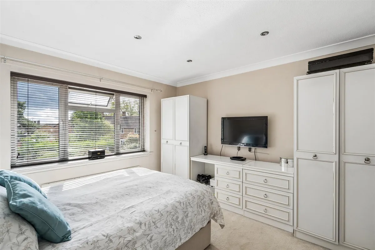 Windmill Road, Adeyfield, Hemel Hempstead, Hertfordshire, HP2 4BP