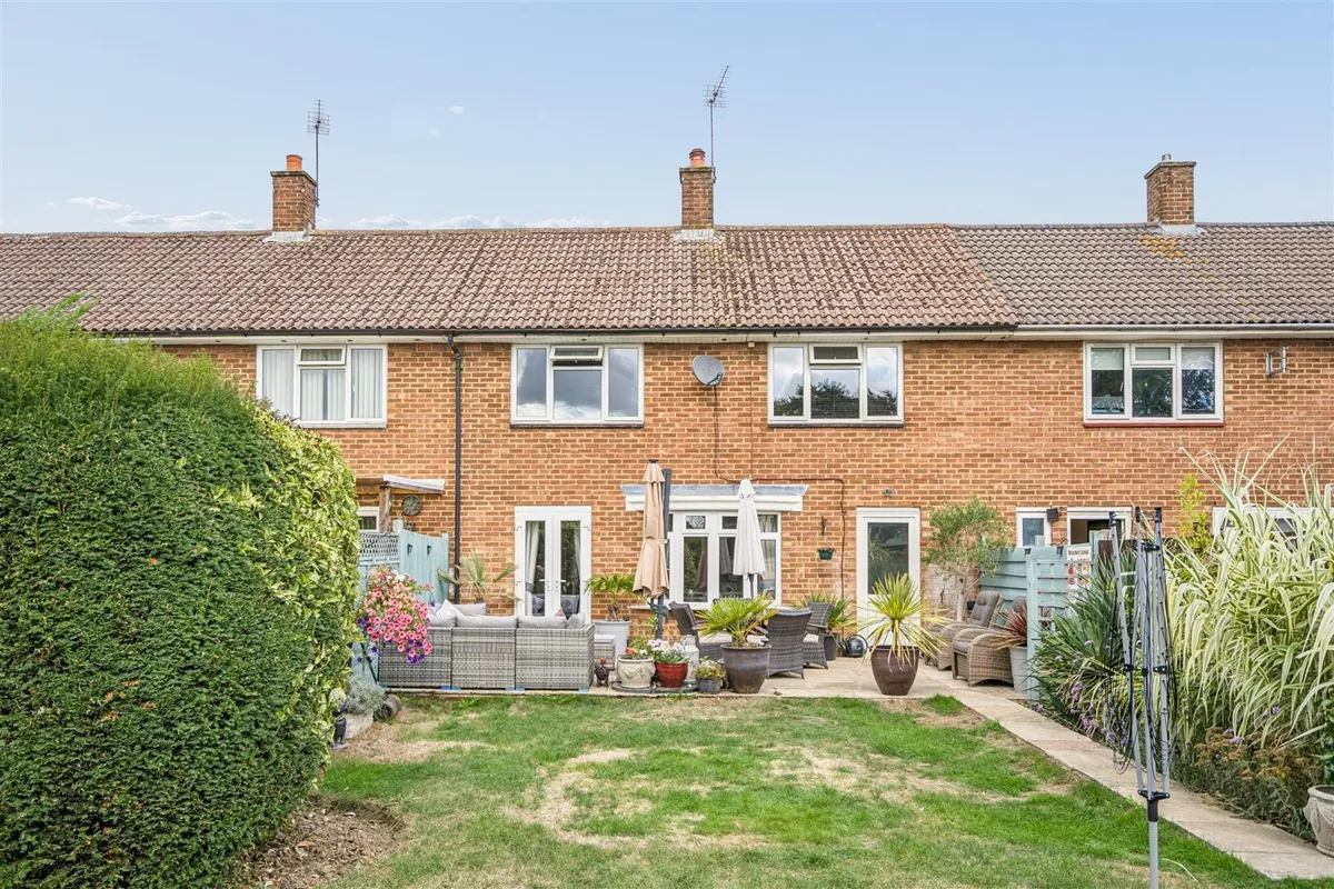 Windmill Road, Adeyfield, Hemel Hempstead, Hertfordshire, HP2 4BP