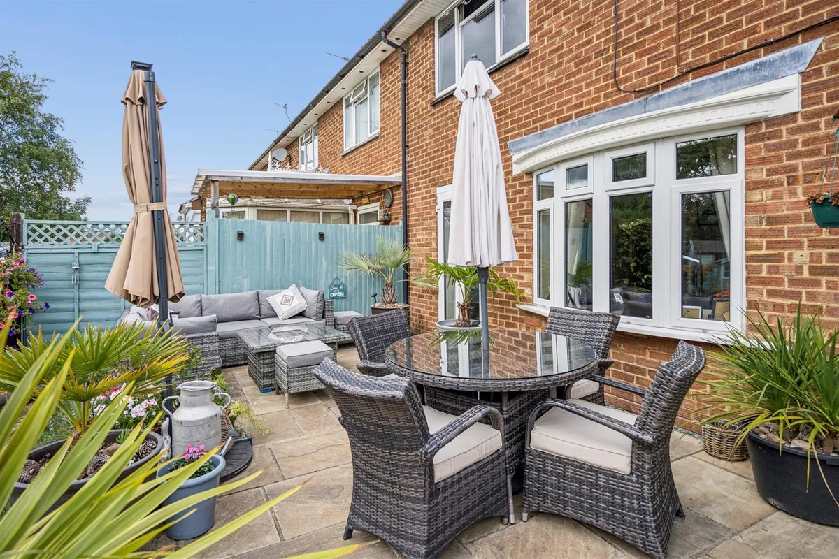 Windmill Road, Adeyfield, Hemel Hempstead, Hertfordshire, HP2 4BP
