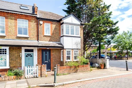 Upper Richmond Road West, London, SW14