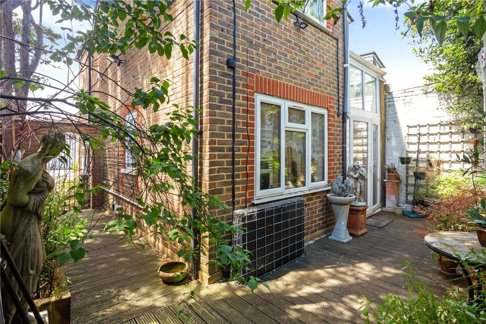 Upper Richmond Road West, London, SW14 photo 6