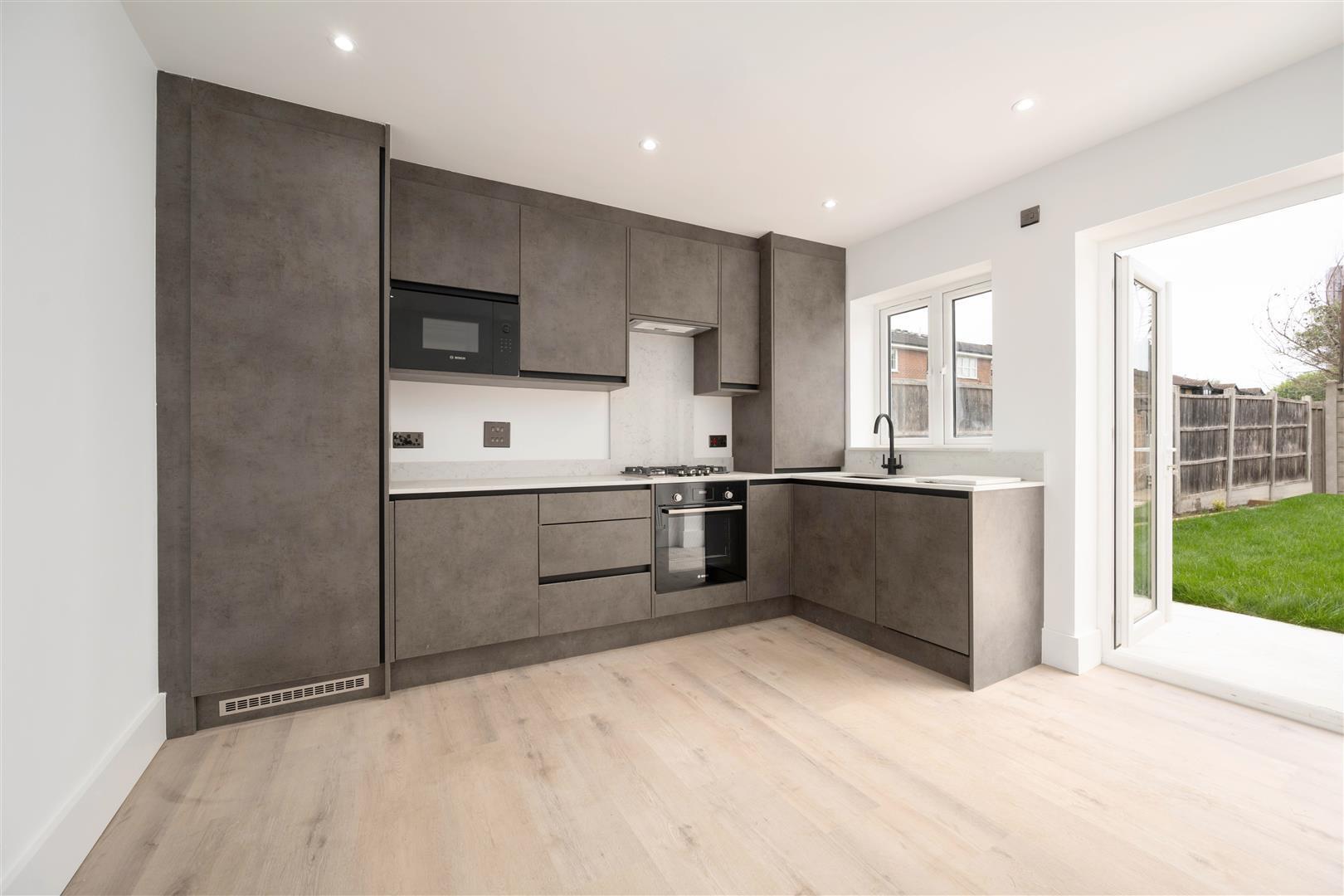 Daventry Avenue, Walthamstow, London Image 6