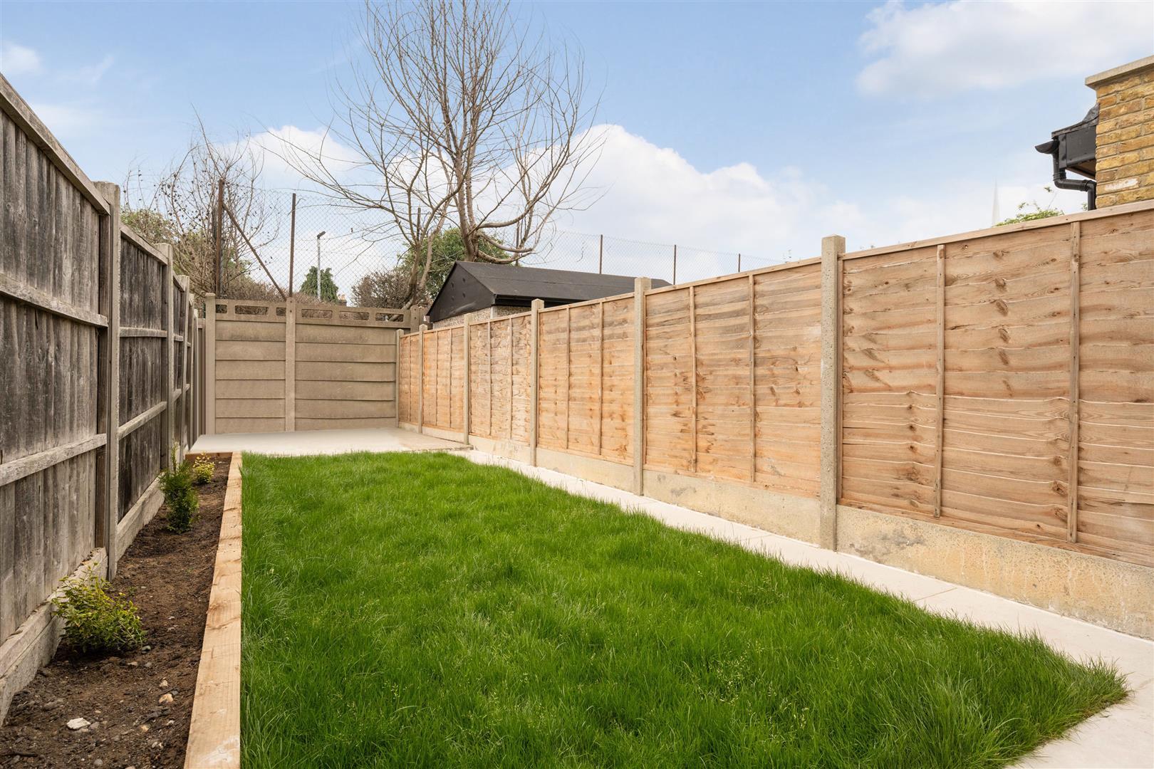 Daventry Avenue, Walthamstow, London Image 8