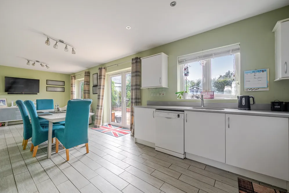 Bourne Way, Burbage, SN8 photo 5