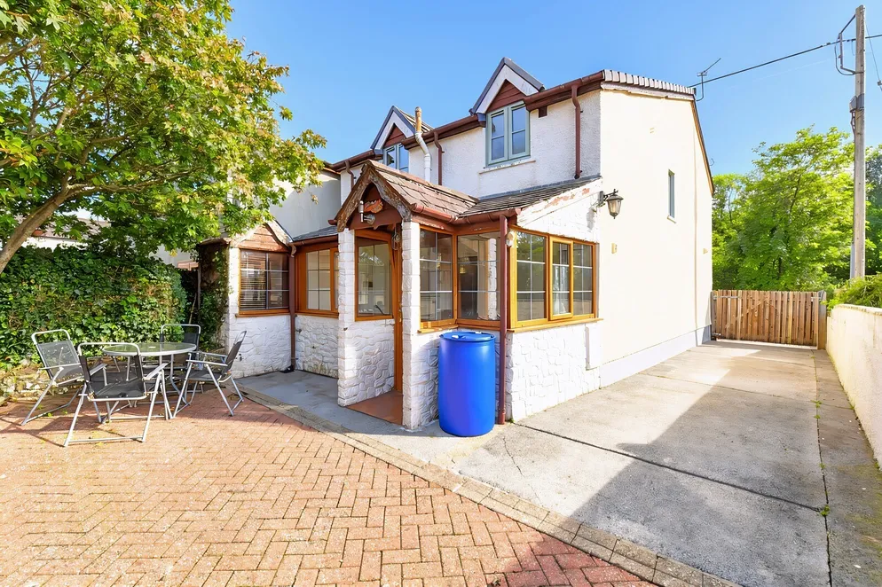Property carousel item 11