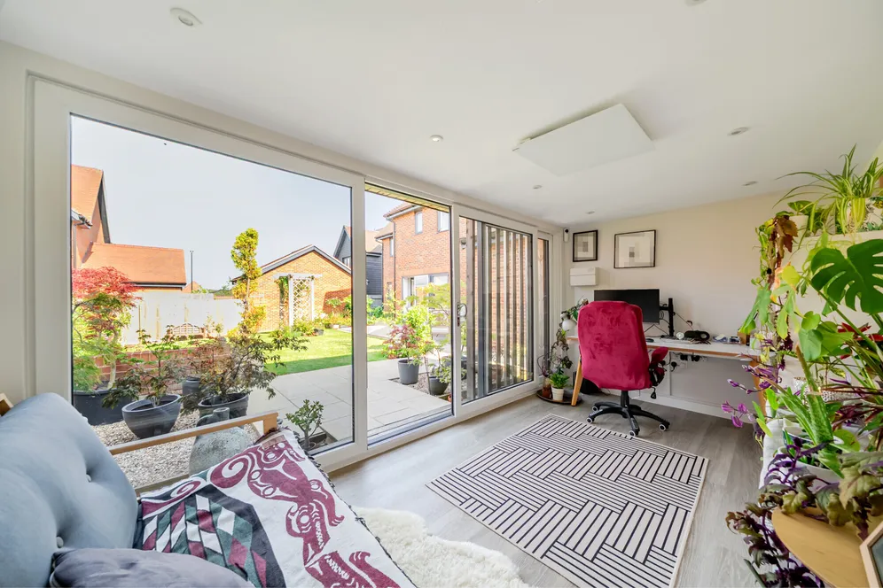 Cordingley Drive, Pease Pottage, RH11 photo 3