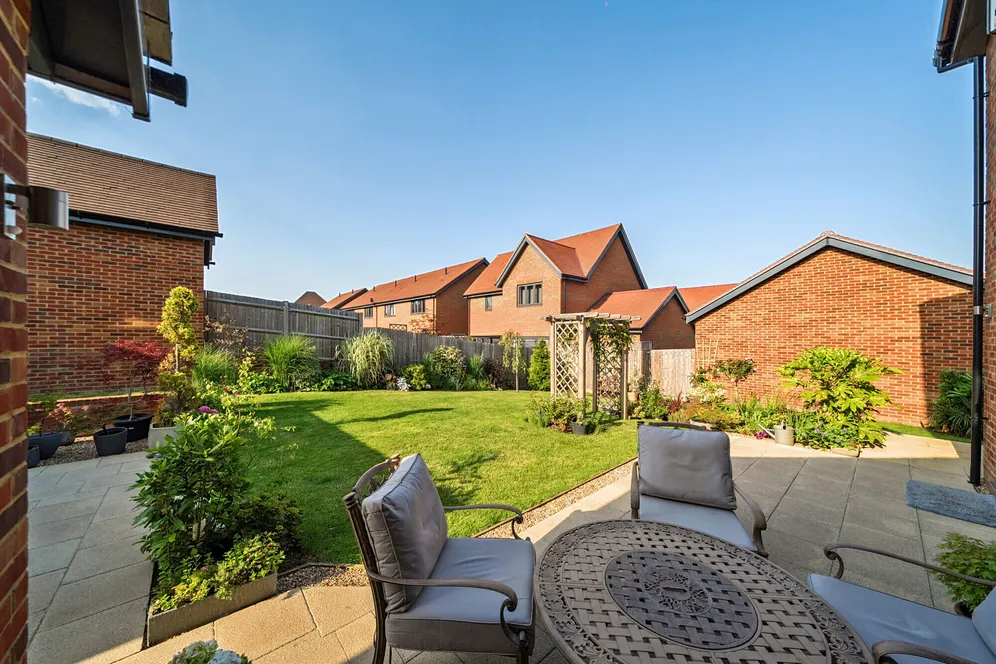 Cordingley Drive, Pease Pottage, RH11 photo 7