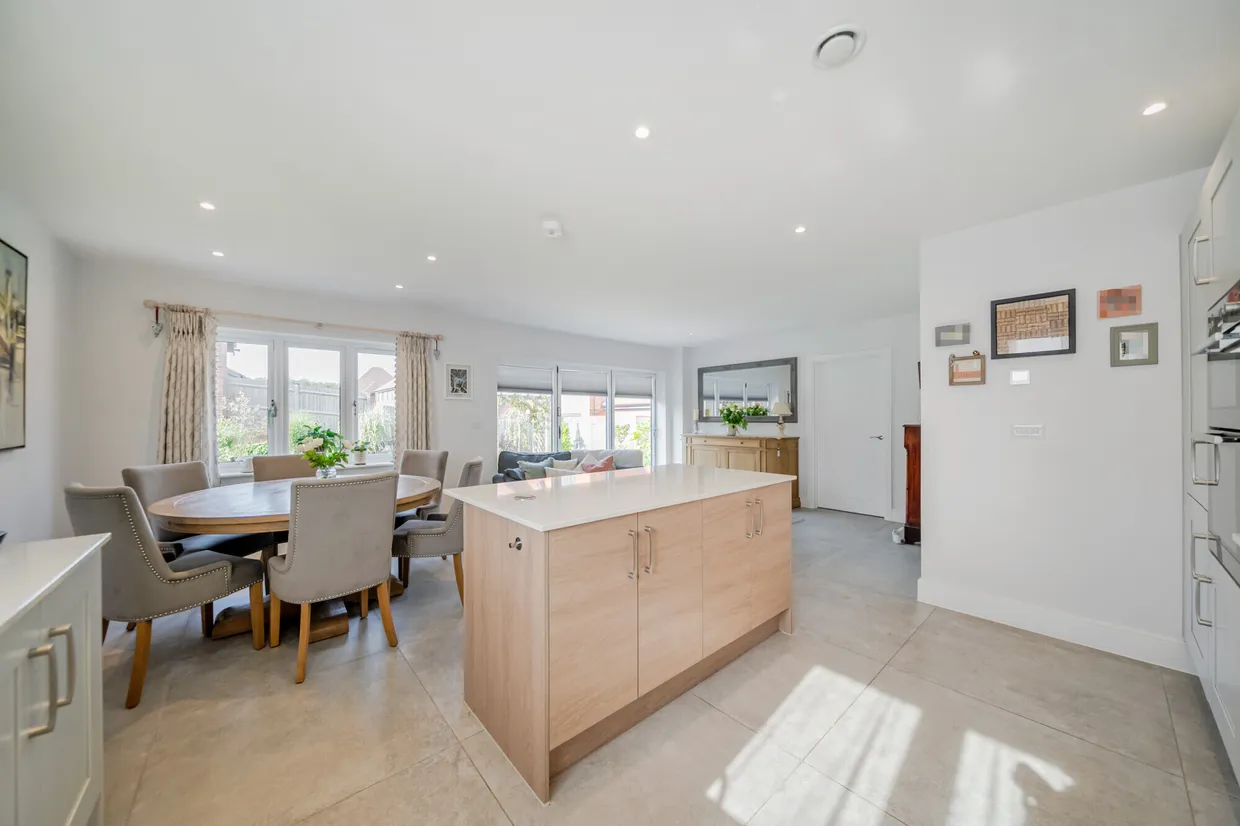 Cordingley Drive, Pease Pottage, RH11 photo 11