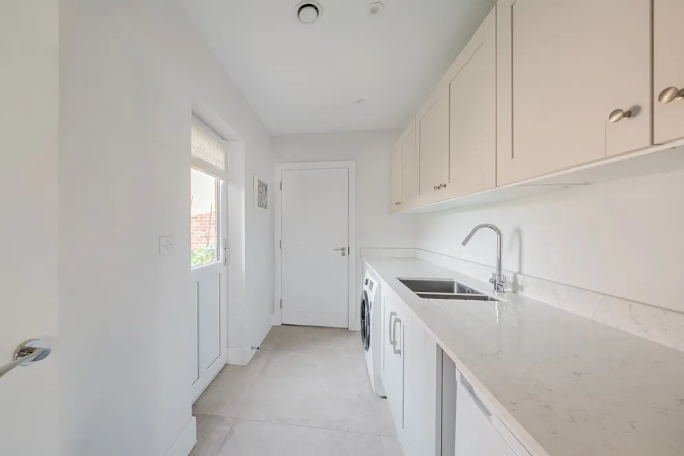 Cordingley Drive, Pease Pottage, RH11 photo 17