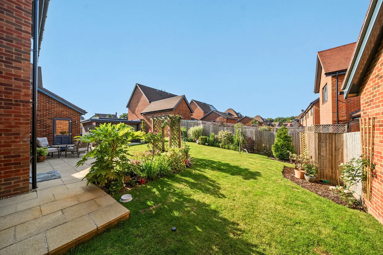 Cordingley Drive, Pease Pottage, RH11 photo 23