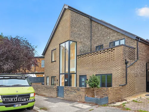 Cranmer Avenue, Londonphoto