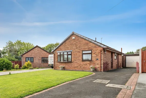 Woollam Drive, Ellesmere Port, Cheshi...