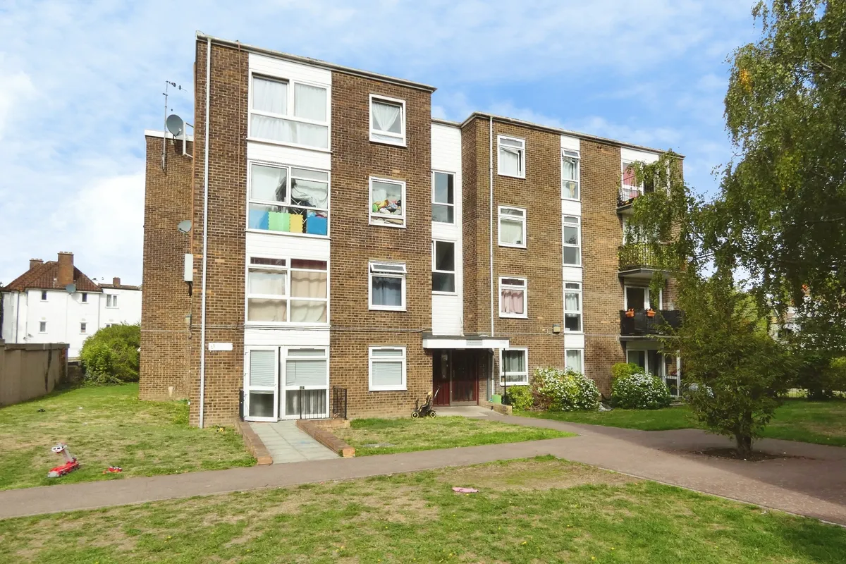 Woodcote Road, WALLINGTON