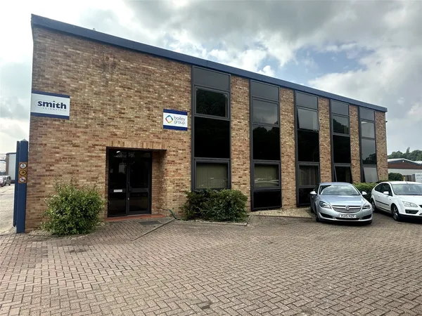 Fircroft Way, Edenbridge, Kent, TN8