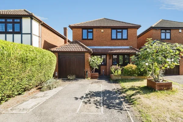 Spring Farm Close, RAINHAM, Essex, RM13