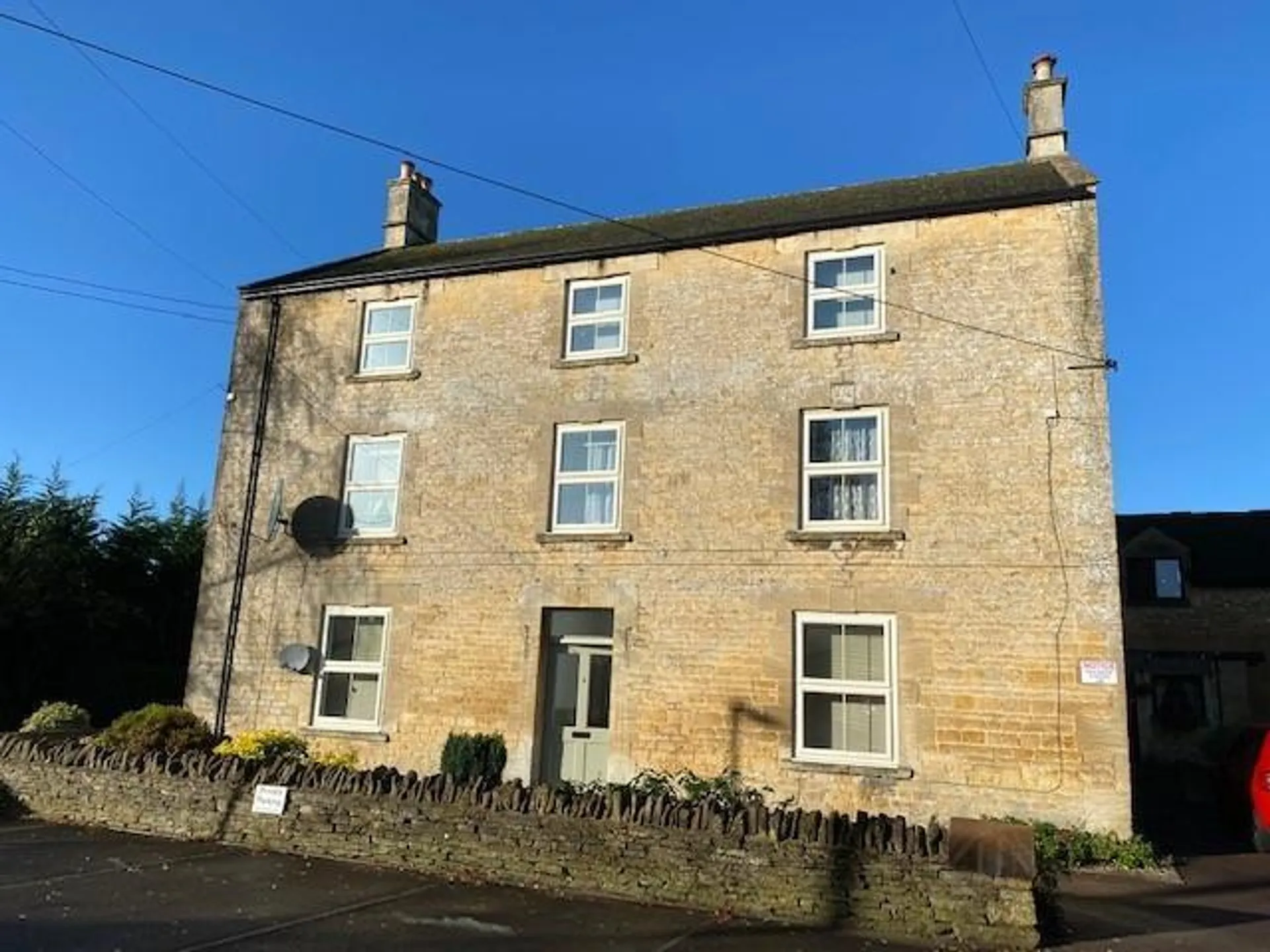 Property photo top 0