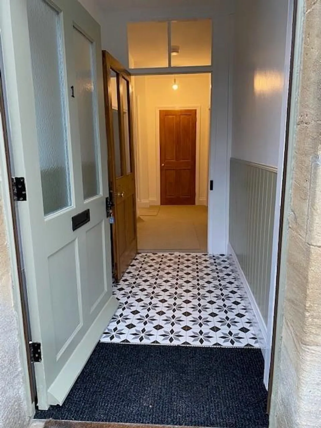 https://mr0.homeflow-assets.co.uk/files/photo/image/48473/0446/_x_/MGuqAVHlTUiZhyjxO8eszg.jpg