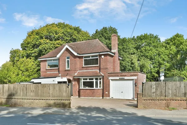Verwood Road, Ashley, Ringwood, Dorse...