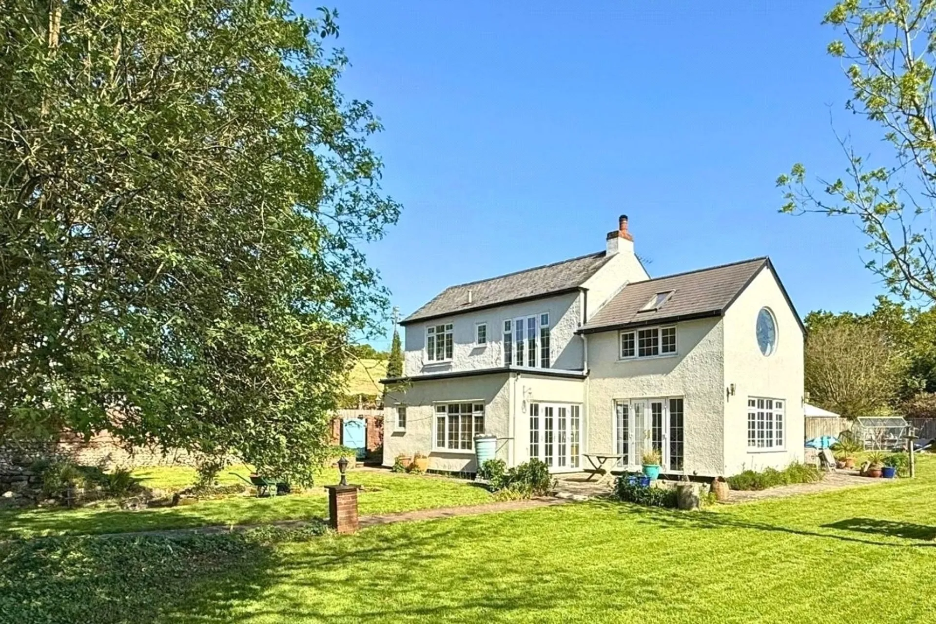 Property photo top 0