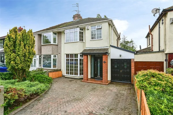 Rosslyn Avenue, Maghull, Merseyside, L31
