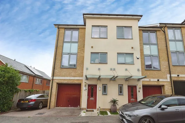Hindmarsh Crescent, Northfleet, Grave...