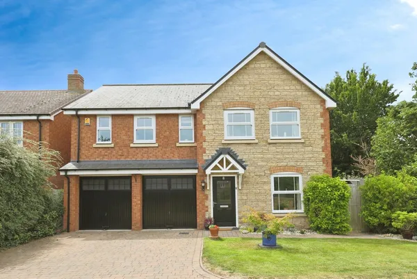 Grange Farm Drive, Honeybourne, Evesh...