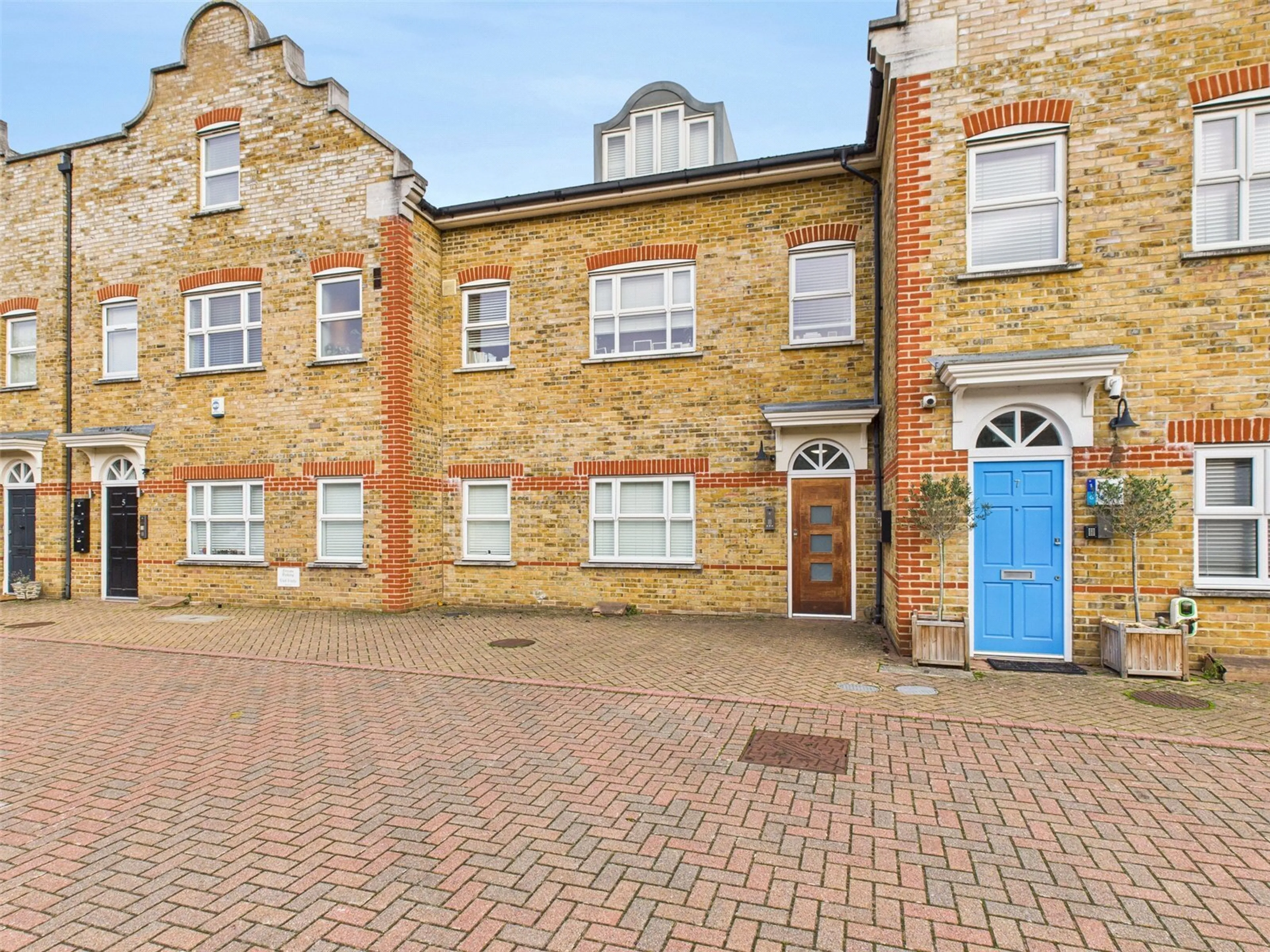 Property at High Street, Hampton Hill, TW12