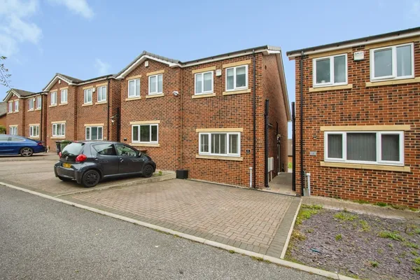 Rosedene Court, Earlsheaton, Dewsbury...