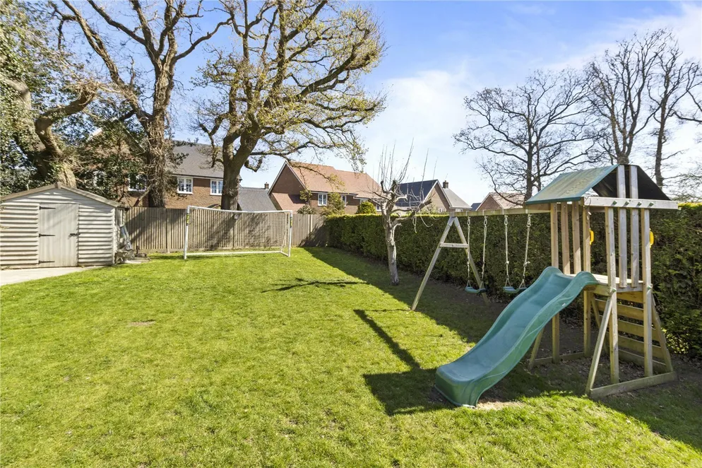 Property carousel item 10