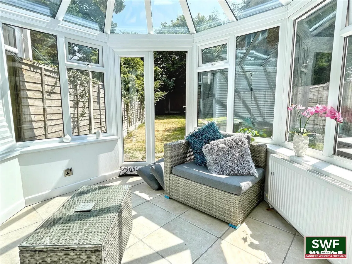 Fancourt Avenue, Penn