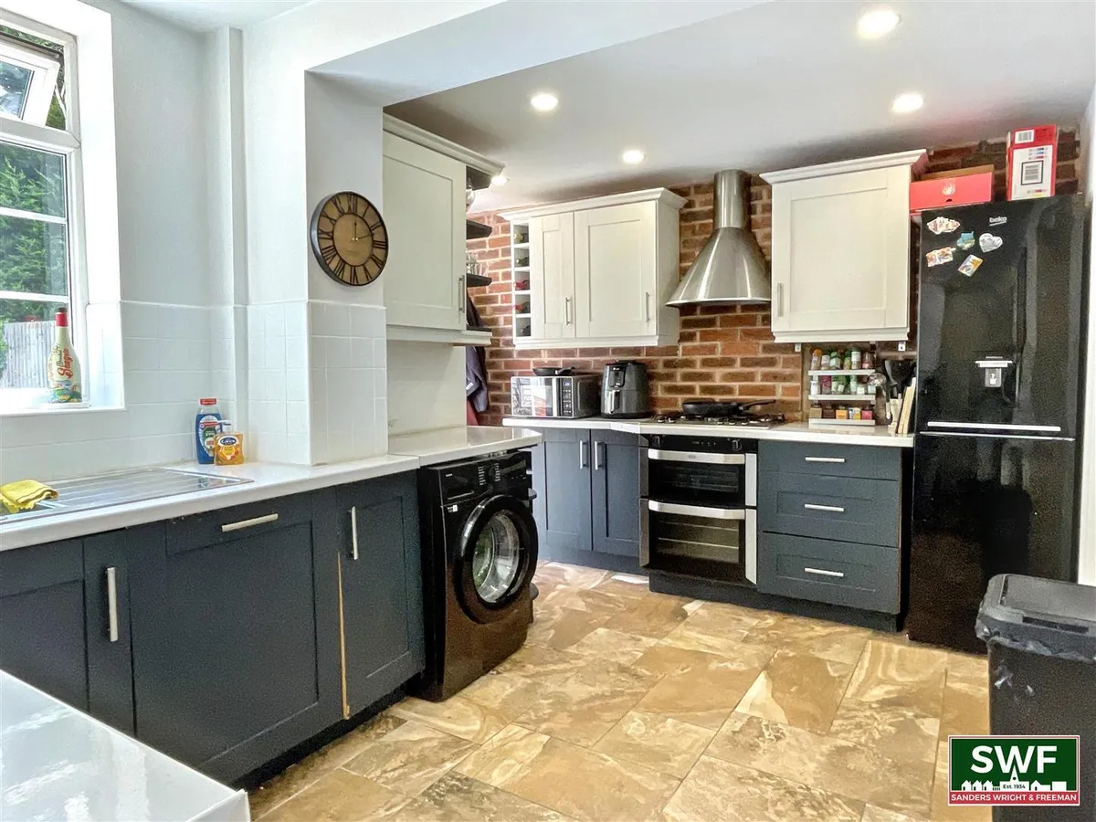 Fancourt Avenue, Penn