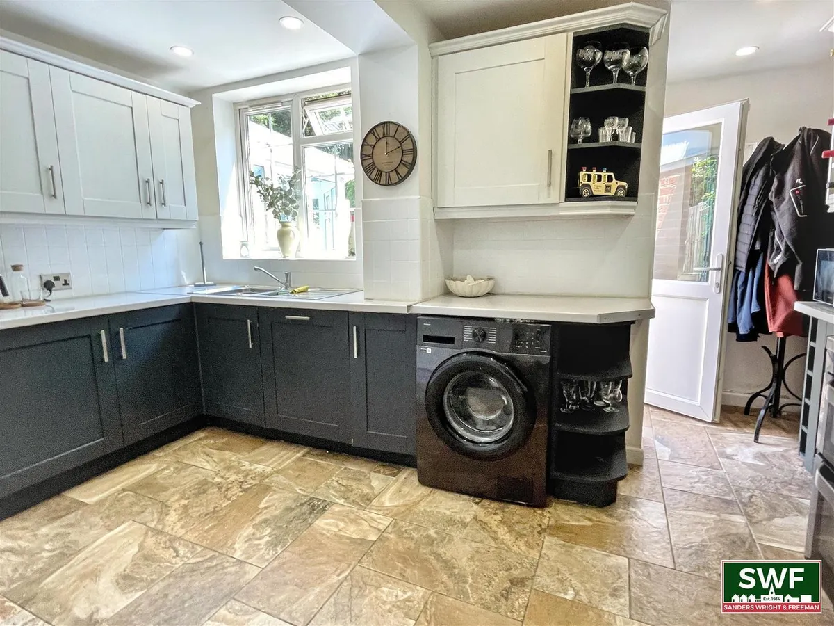 Fancourt Avenue, Penn