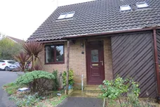 Robins Court, Chard