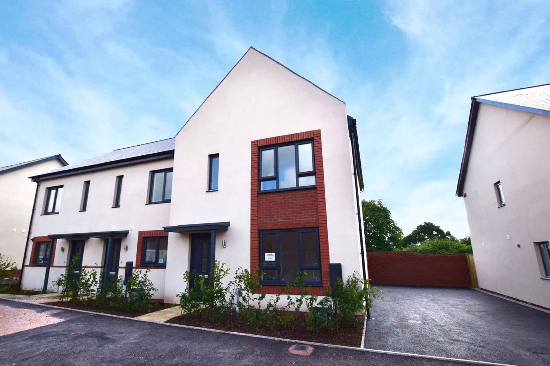 Property photo top 0