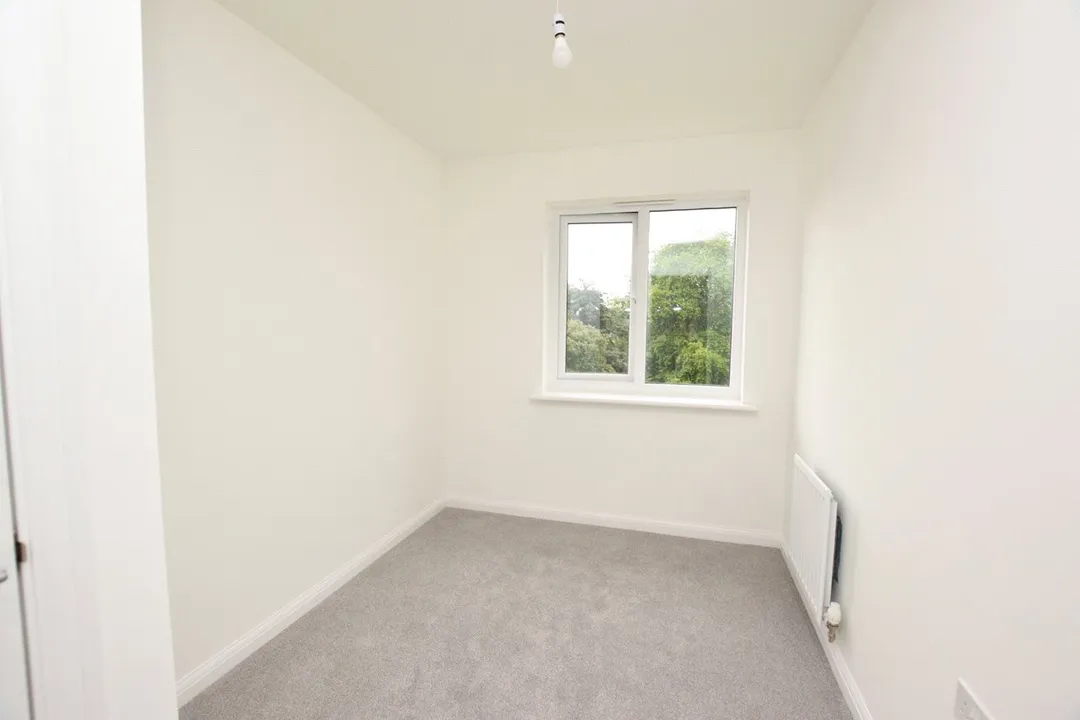 https://mr0.homeflow-assets.co.uk/files/photo/image/48476/8765/_x_/OCL220057_10.jpg