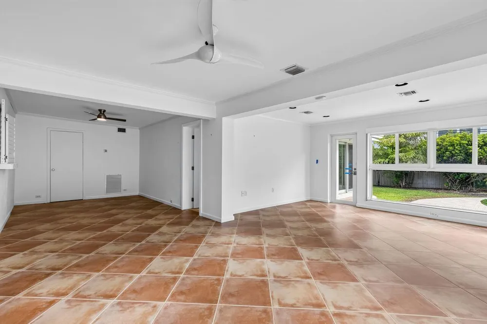 2317 NE 12th St, Fort Lauderdale, FL 33304