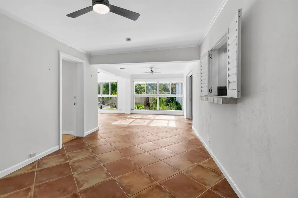 2317 NE 12th St, Fort Lauderdale, FL 33304