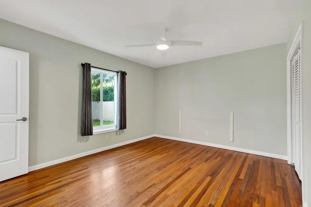 2317 NE 12th St, Fort Lauderdale, FL 33304