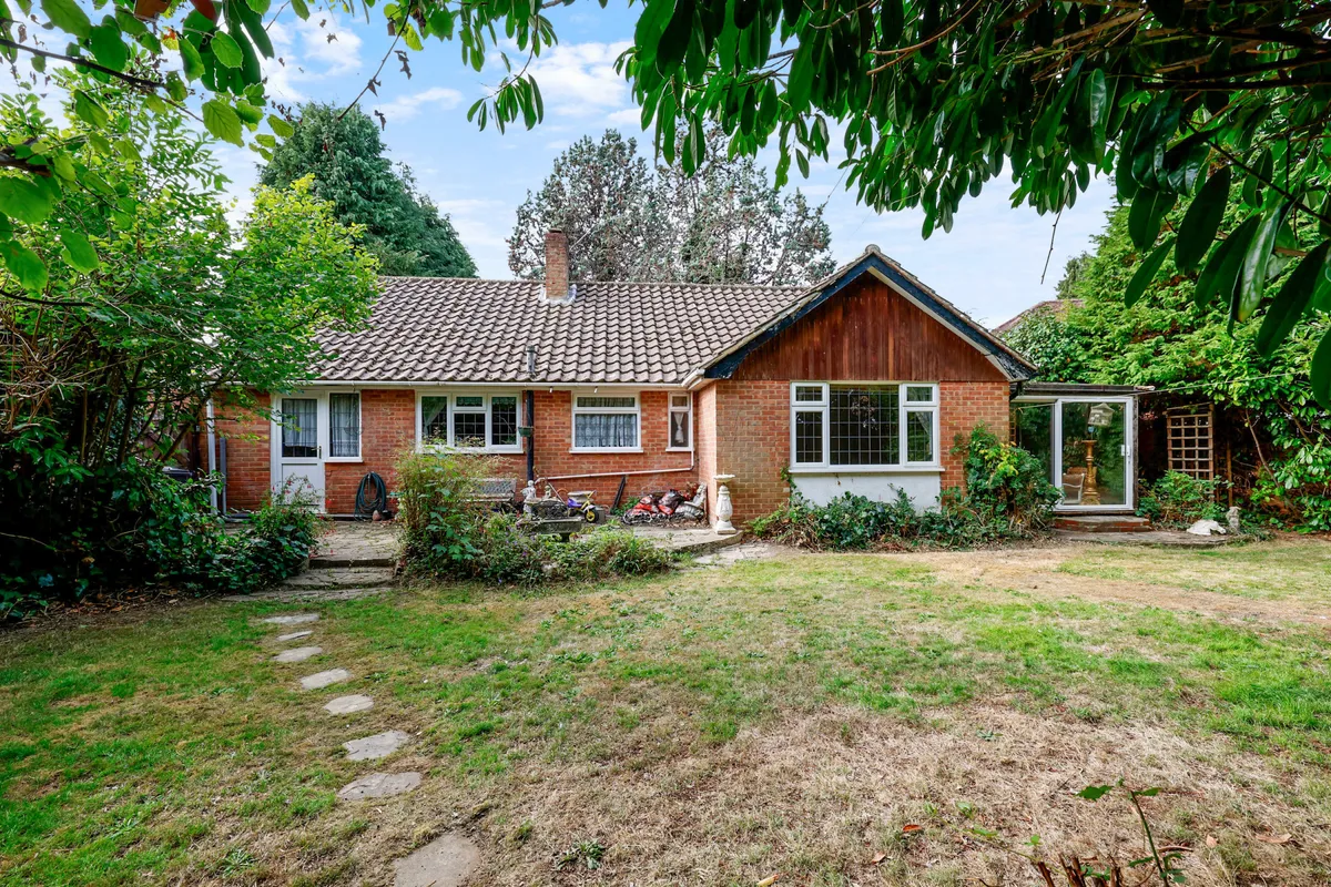 Greenfields Close, Horley, Surrey, RH6