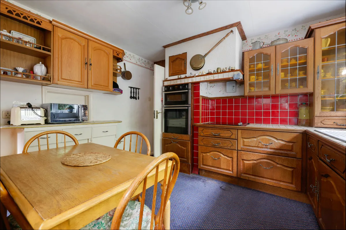 Greenfields Close, Horley, Surrey, RH6
