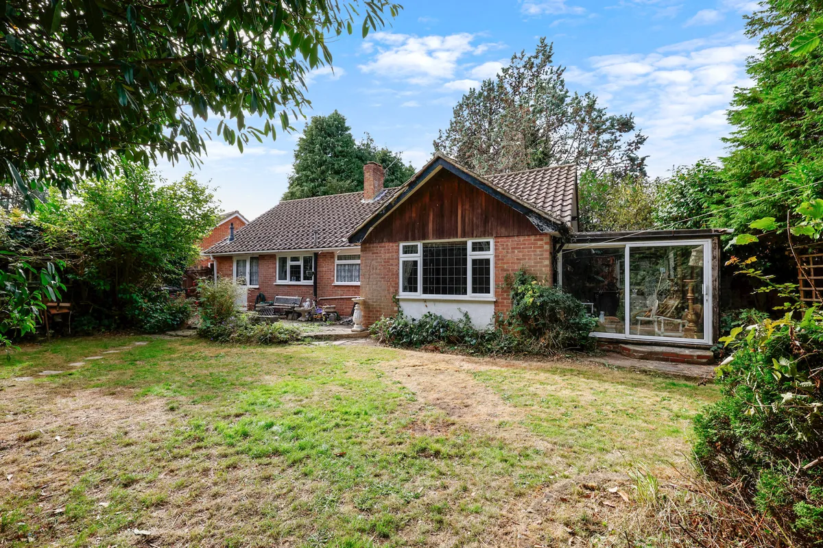 Greenfields Close, Horley, Surrey, RH6